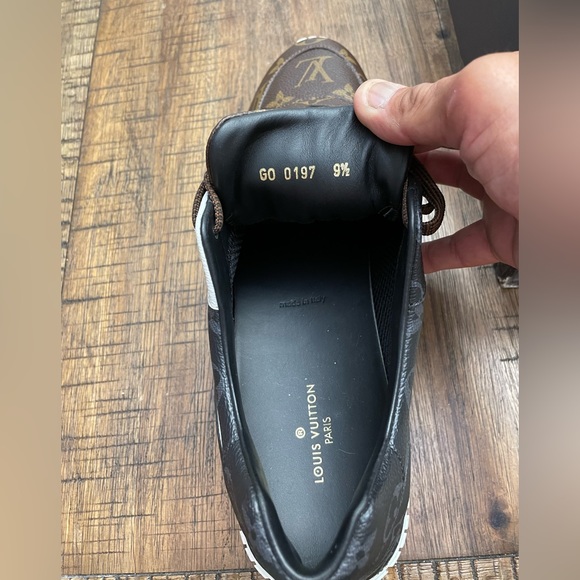 Size 10.5 (US) • Louis Vuitton Monogram Run Away Sneaker • VNDS • Pre-Owned. • - Picture 15 of 16